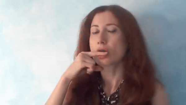 9 Ejercicios Faciales para los Labios: Dedo Indice y labio